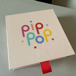 Pop Pop Post Girls set of 5 earrings sold out!